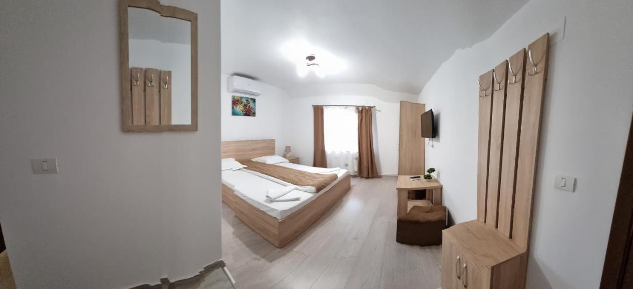 Cusali Pensiune Topolovatu Mare Ngoại thất bức ảnh